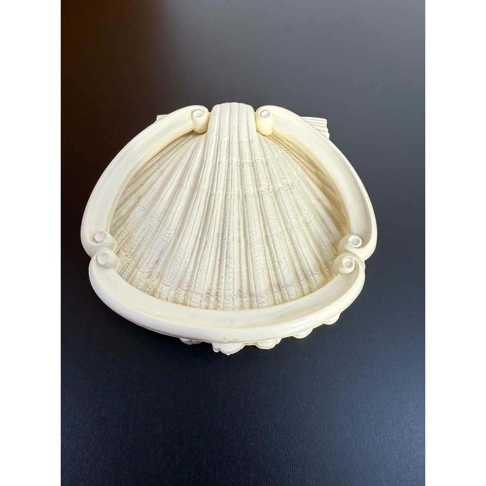 Vintage 1985 Homco Seashell Towel Ring Cream Scallop Shell Wall Hanger 3380 B